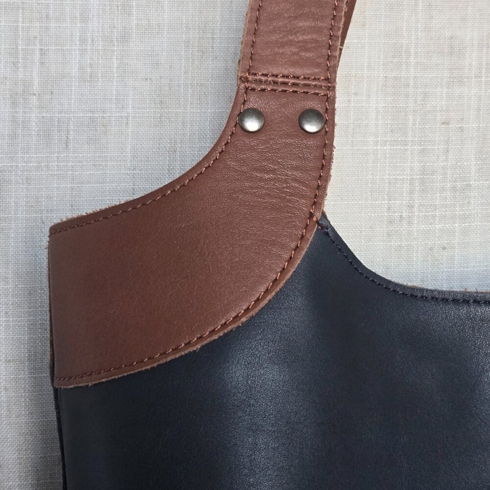 Duluth Trading Co. Black Leather & Brown Trim Zipper Lined Tote w Accessory Bag - Picture 7 of 14